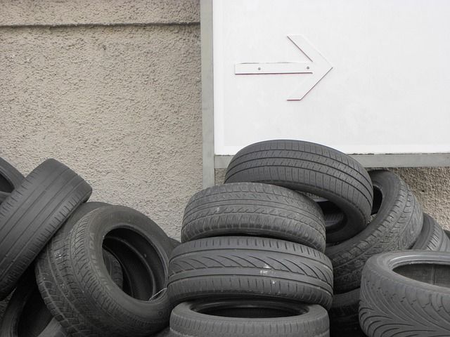 Reducing tire waste by using completely degradable, synthetic rubber