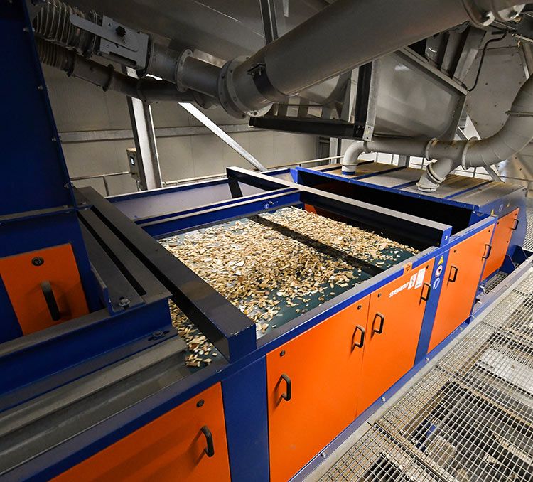 250 000 tons of sorted wood waste for the longest MDF press in Europe