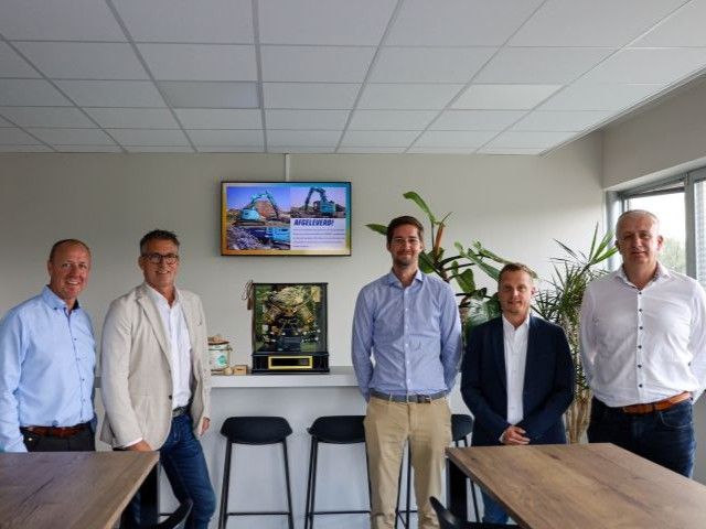 De Bruycker-Kemp celebrates 40 years as a Kobelco partner in Belgium