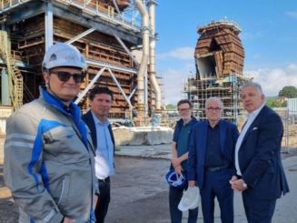 Al via i lavori di demolizione della ciminiera dell’ex centrale Enel di La Spezia