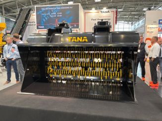 Tana expands waste pre-shredding portfolio with Multi Waste Buckets MWB17 and MWB23 
