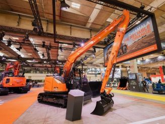 Access all areas with the ZX95US-7 SLF – the latest ultra-compact and versatile special application excavator from Hitachi